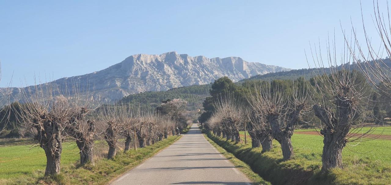 Le Mas Du Colombier Cadenet Εξωτερικό φωτογραφία